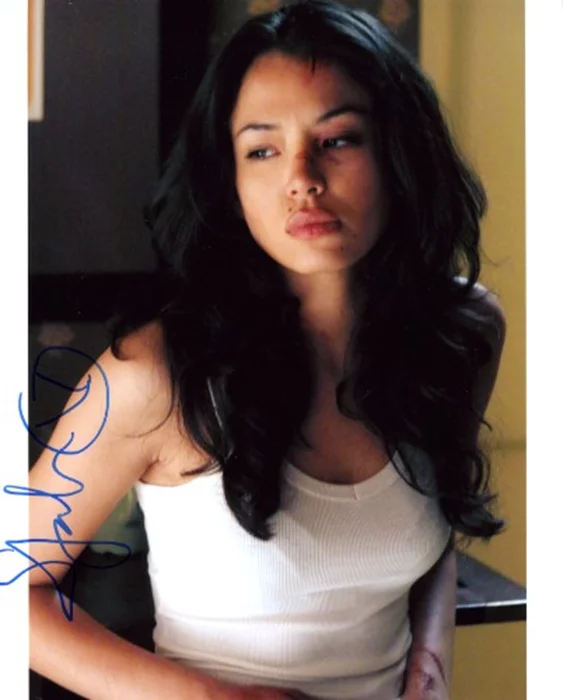 Stephanie Jacobsen autograph