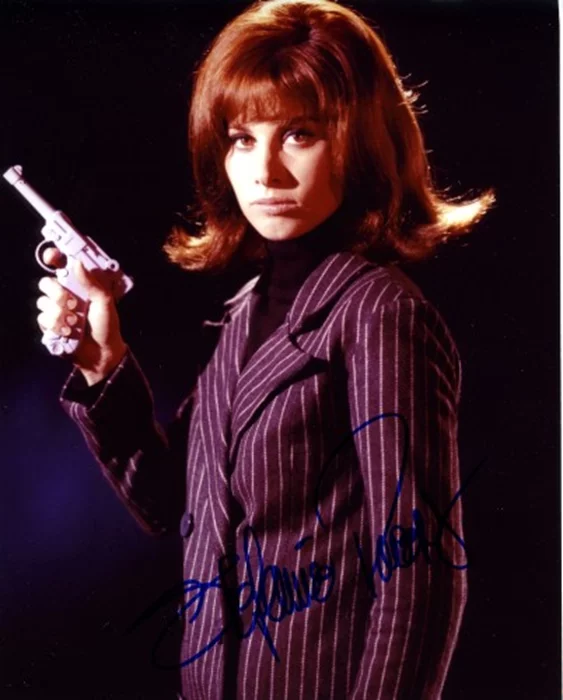 Stefanie Powers autograph