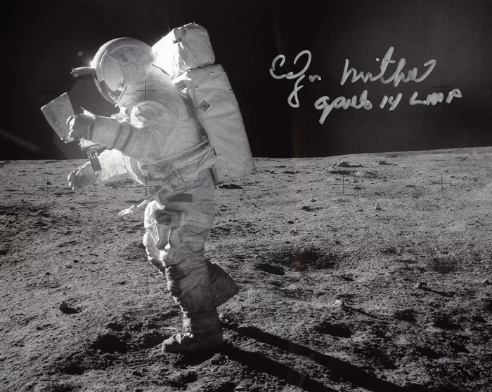 Edgar Mitchell autograph