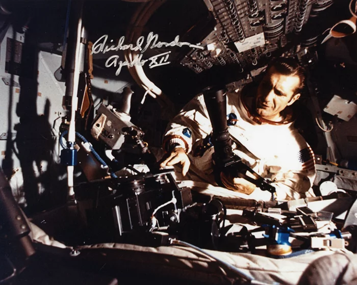 Richard Gordon autograph