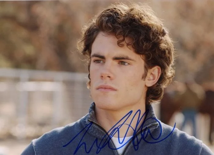 Micah Alberti  autograph
