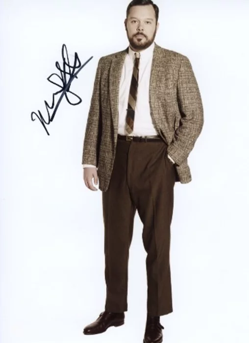 Michael Gladis autograph