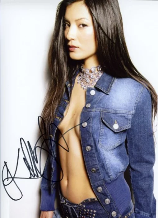 Kelly Hu autograph