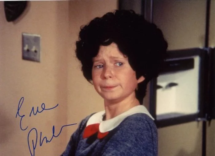 Eve Plumb autograph