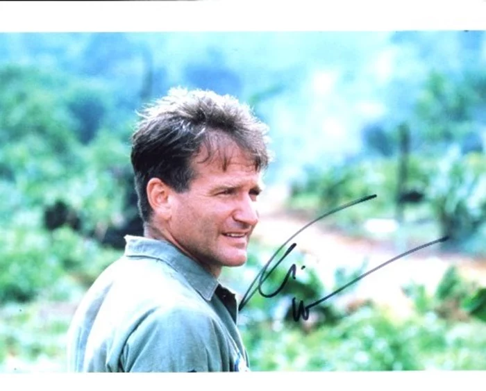 Robin Williams autograph