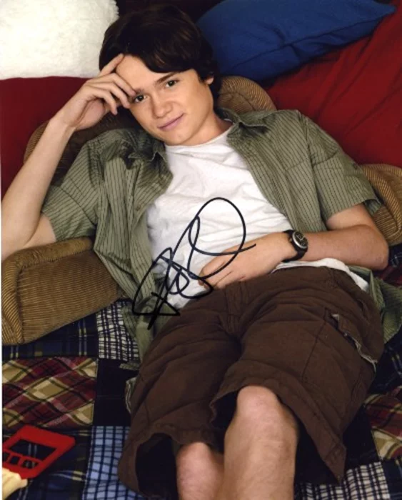 Dan Byrd autograph