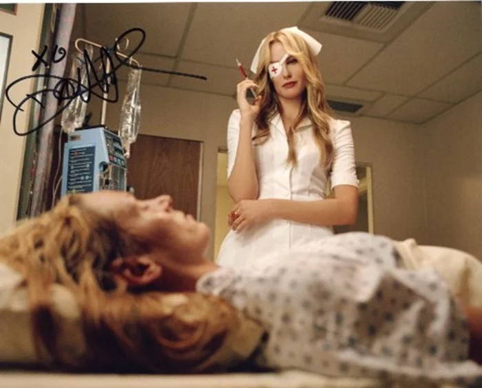 Daryl Hannah autograph