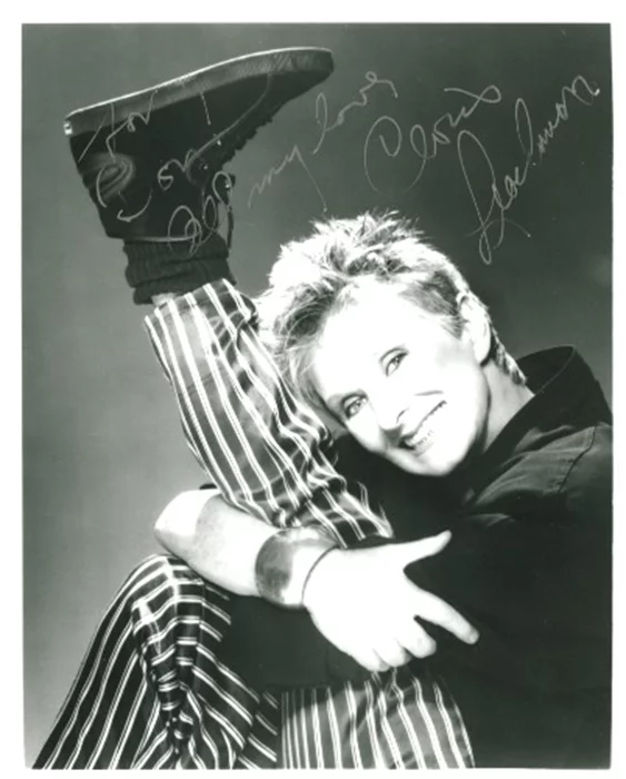 Cloris Leachman autograph