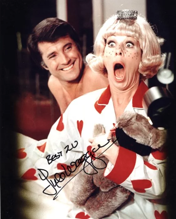 Lyle Waggoner autograph
