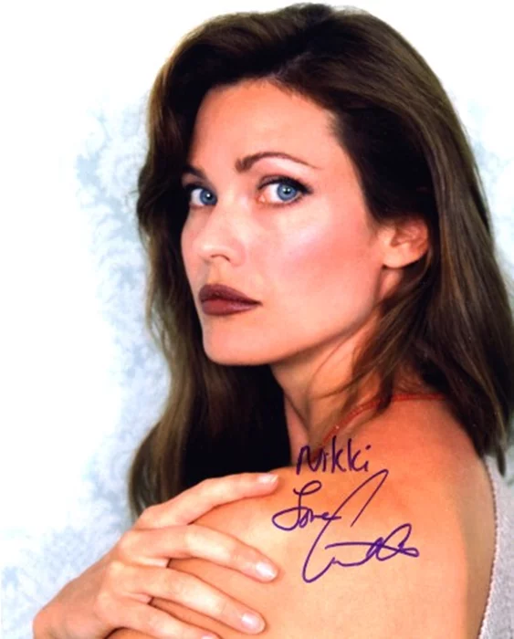 Carol Alt autograph