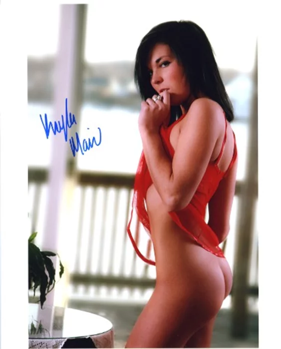 Kayla Marie autograph
