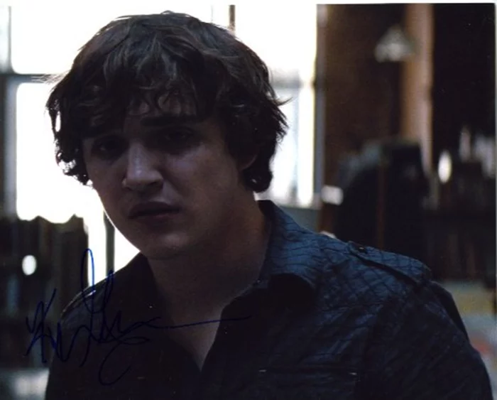 Kyle Gallner autograph