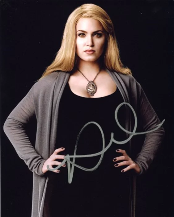 Nikki Reed autograph