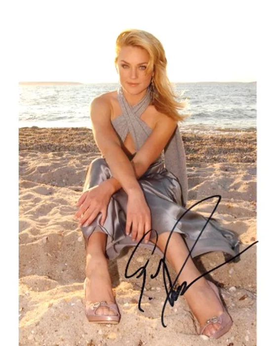 Elisabeth Rohm autograph