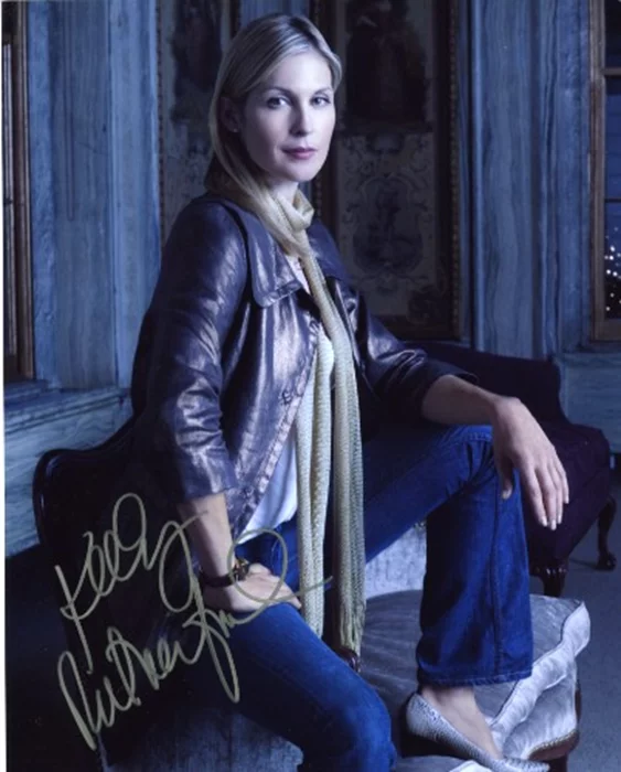 Kelly Rutherford autograph