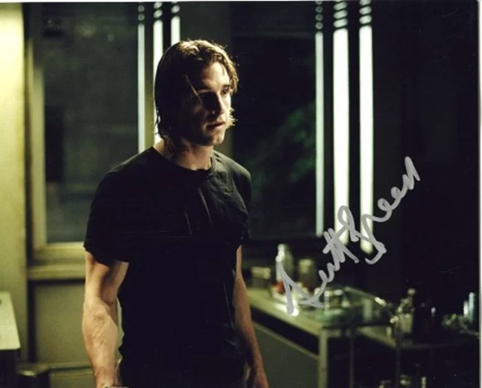 Scott Speedman autograph