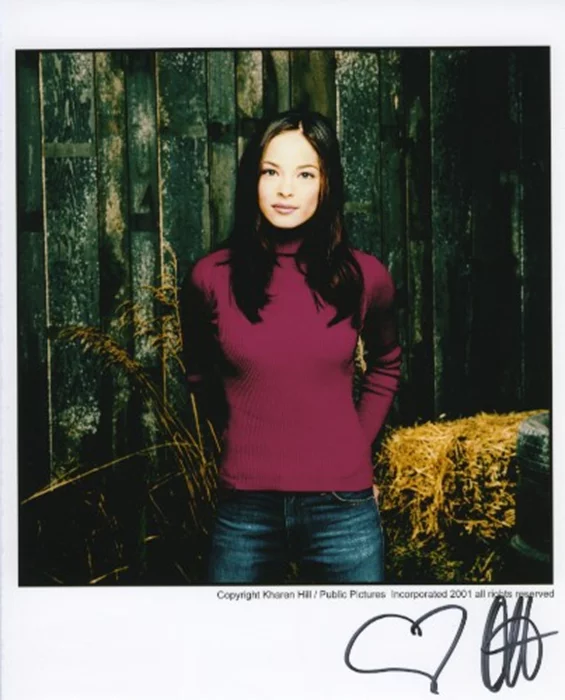 Kristin Kreuk autograph