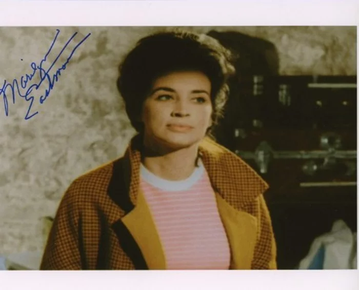 Marilyn Eastman autograph