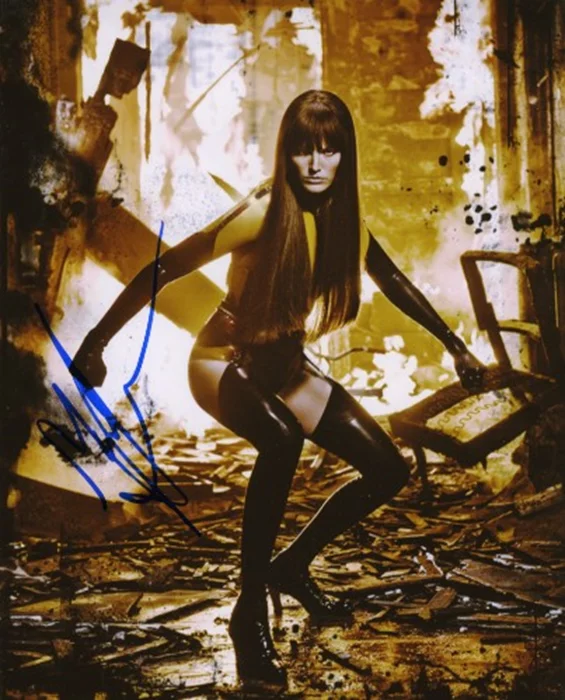 Malin Akerman autograph