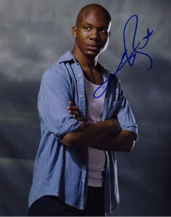 Leonard Roberts autograph