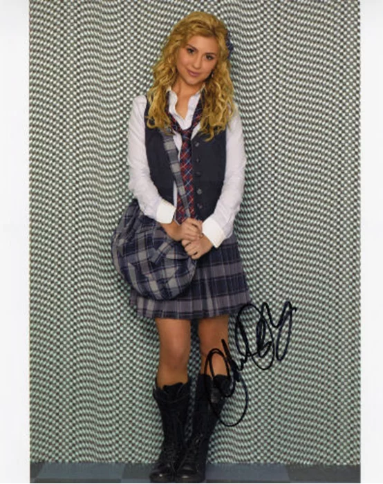 Chelsea Staub autograph