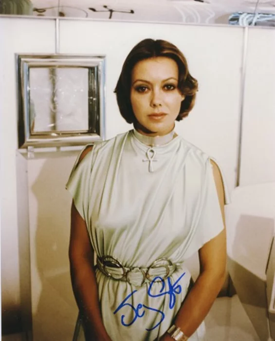 Jenny Agutter autograph