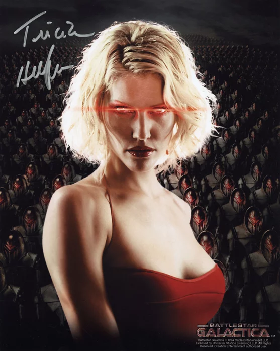Tricia Helfer autograph