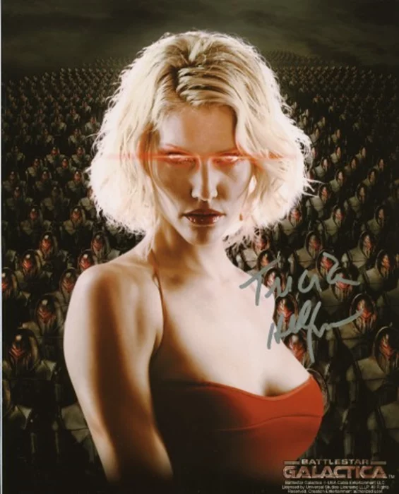 Tricia Helfer autograph