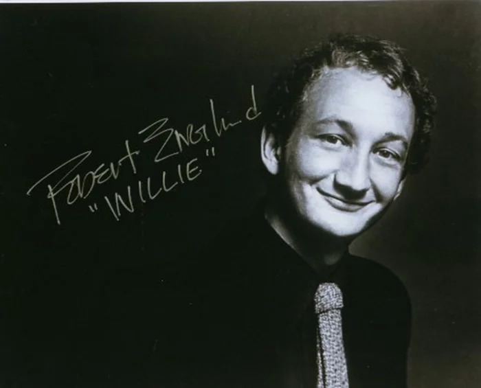 Robert Englund autograph
