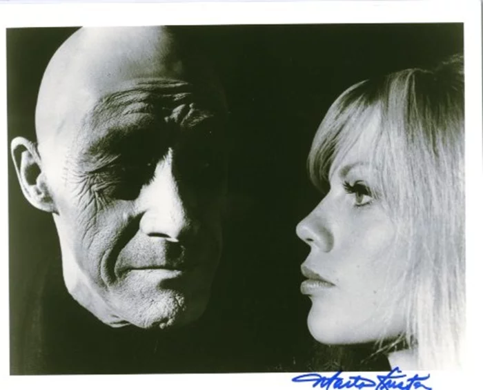 Marta Kristen autograph