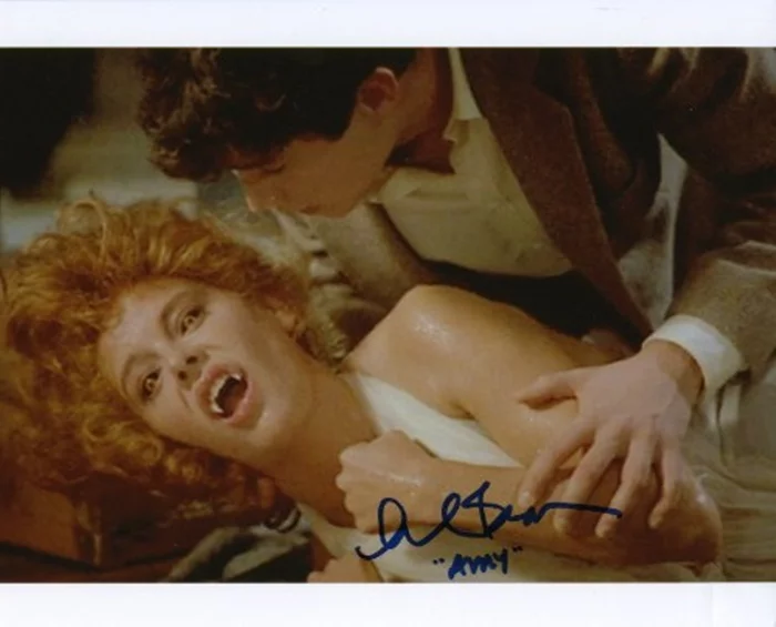 Amanda Bearse autograph