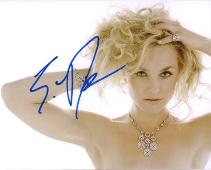 Elisabeth Rohm autograph