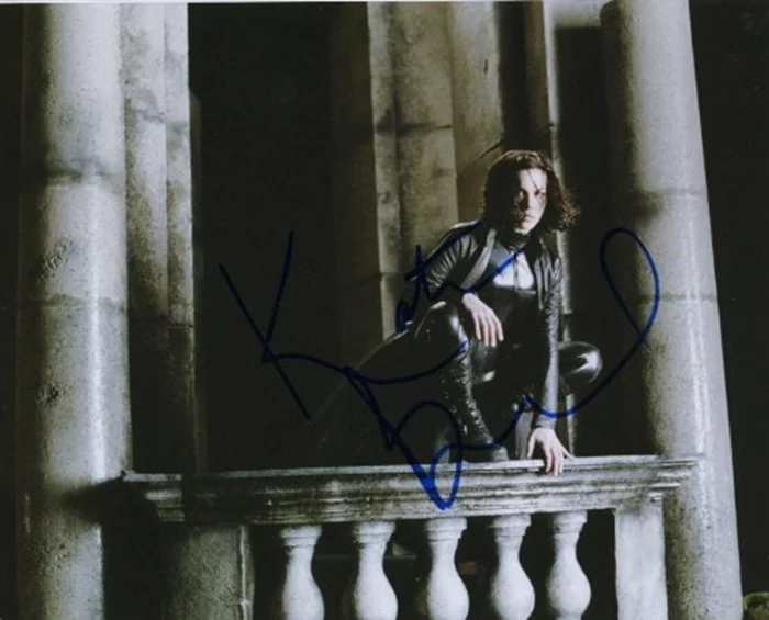 Kate Beckinsale autograph