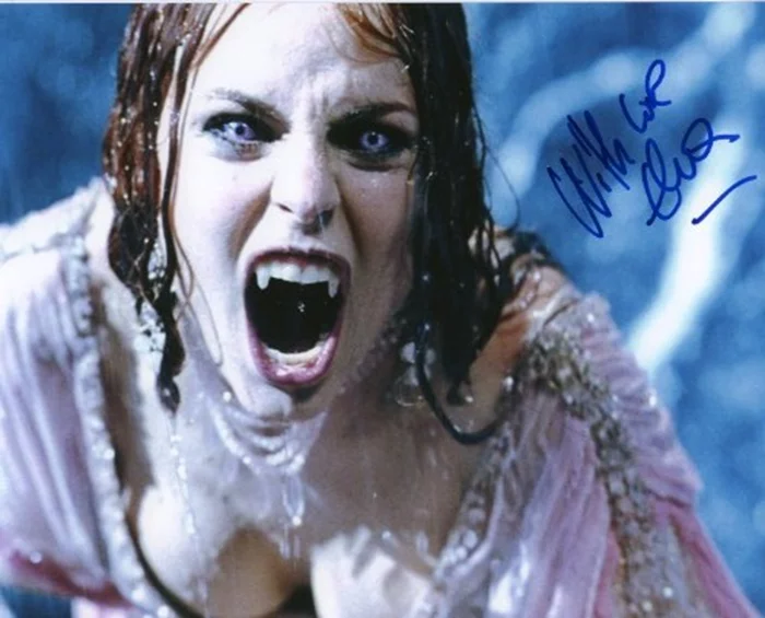 Elena Anaya autograph