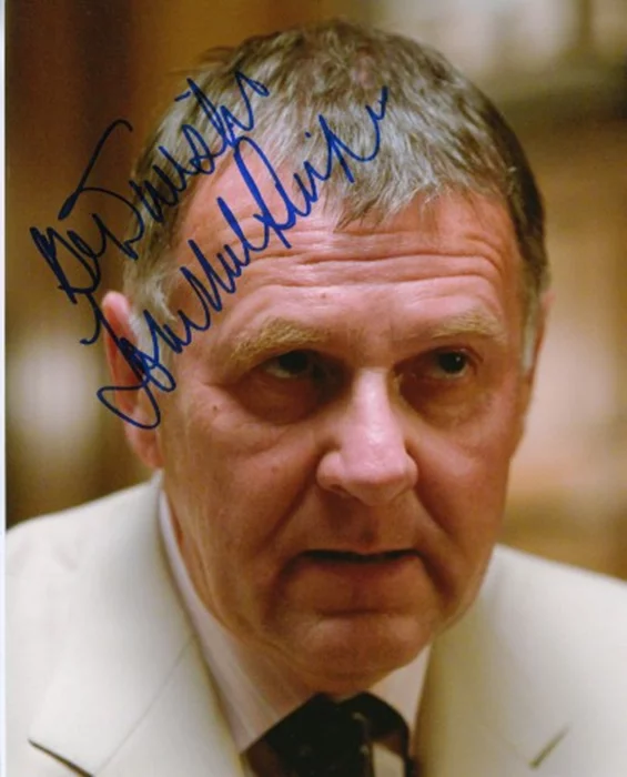 Tom Wilkinson autograph