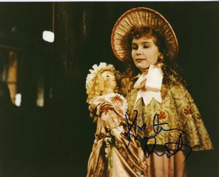 Kirsten Dunst autograph