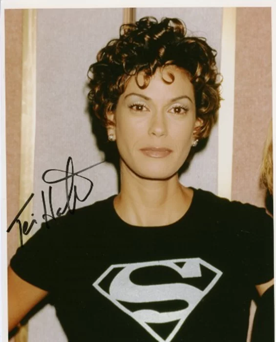 Teri Hatcher autograph