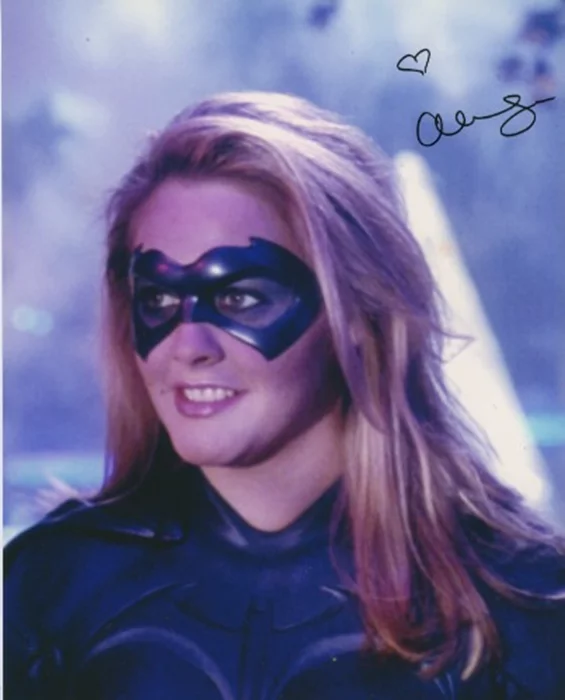 Alicia Silverstone autograph