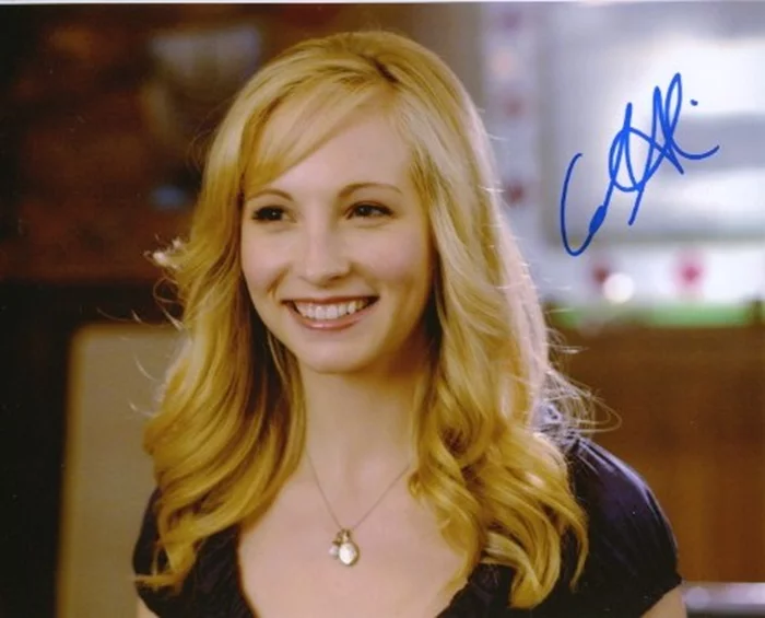 Candice Accola autograph