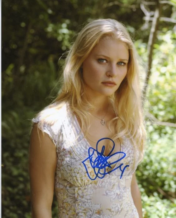 Emilie de Ravin autograph