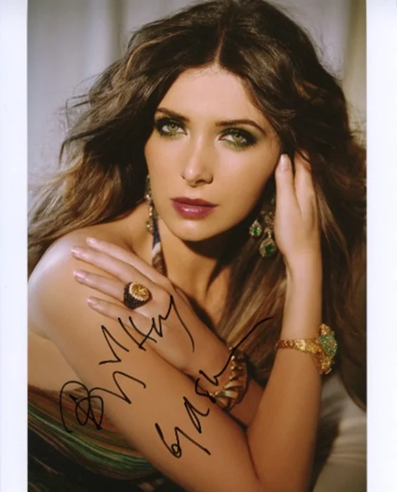 Brittny Gastineau autograph