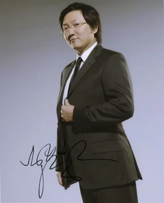 Masi Oka autograph