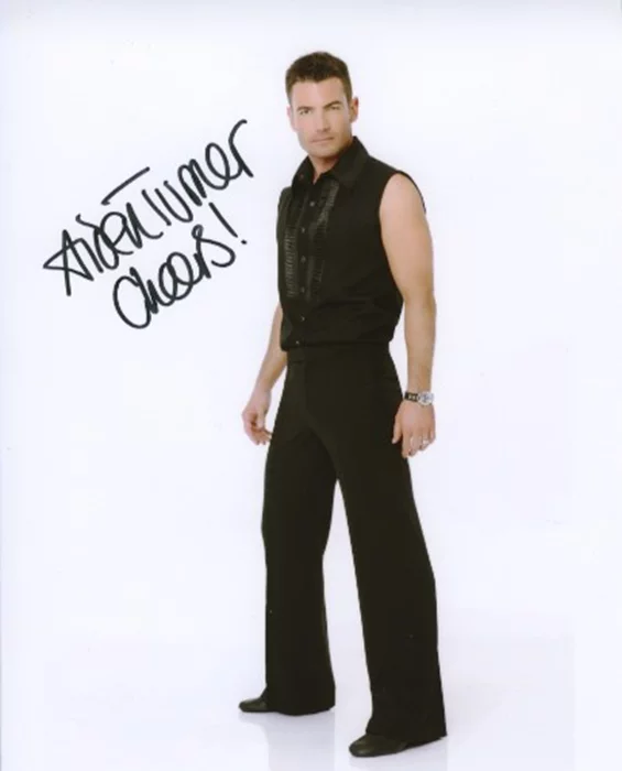 Aiden Turner autograph