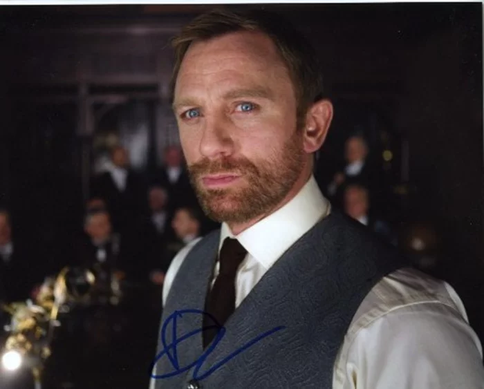 Daniel Craig autograph
