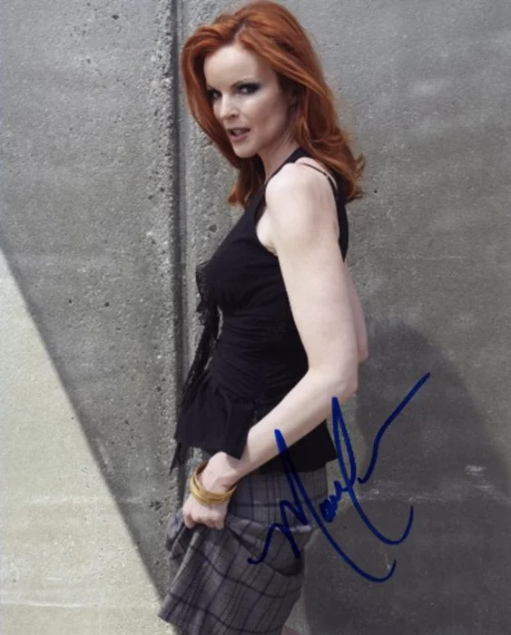 Marcia Cross autograph