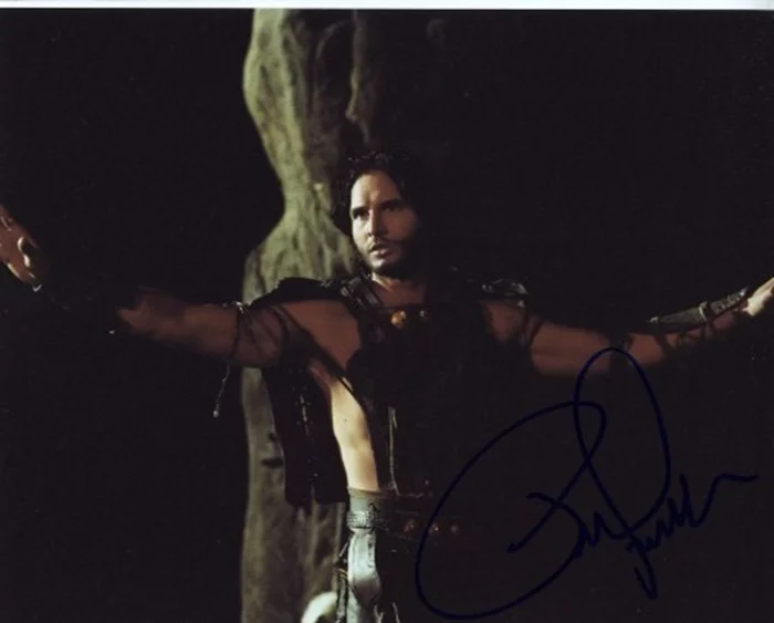 Peter Facinelli autograph