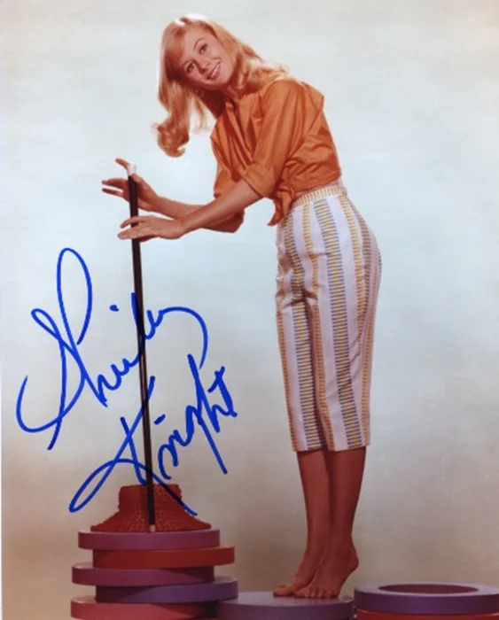 Shirley Knight autograph