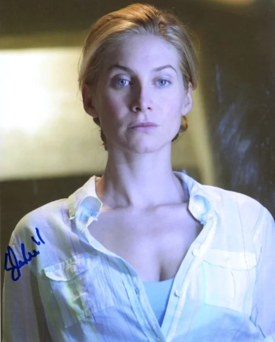 Elizabeth Mitchell autograph