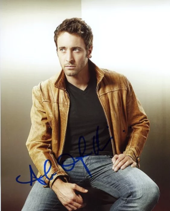 Alex O'Loughlin autograph