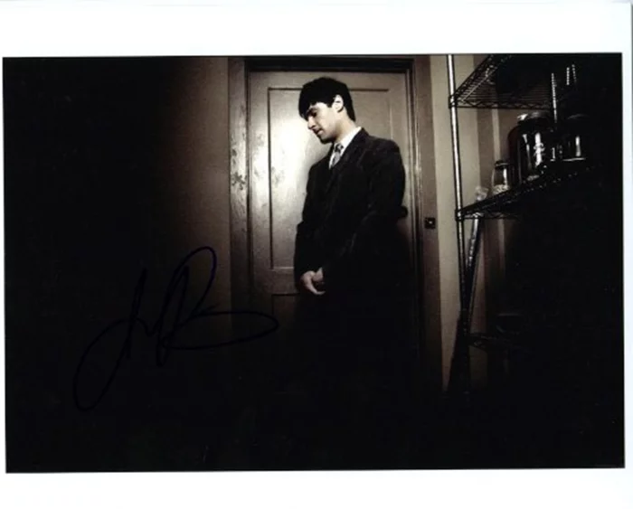 Justin Bartha autograph